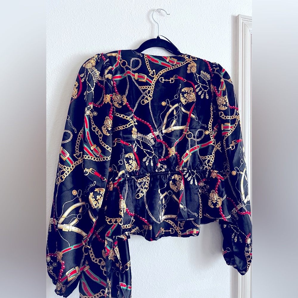 Multi color gold chain design v neck, Size = Medium